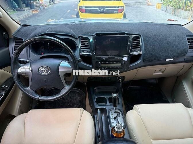 Toyota Fortuner 2.7V AT 2015 Bạc 92.000 km