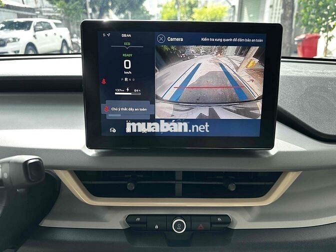 VinFast VF3 màu trắng đi 3,800km