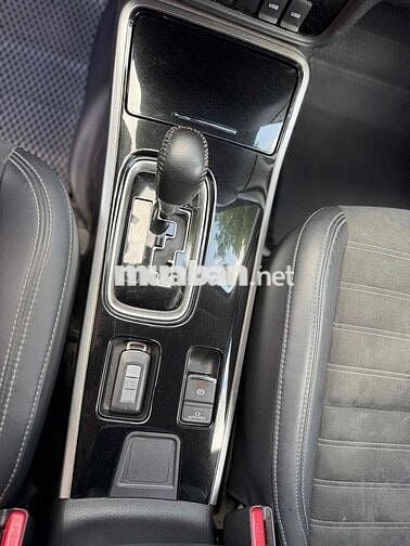 Mitsubishi Outlander 2.0 CVT 2023 Trắng 76.000 Km