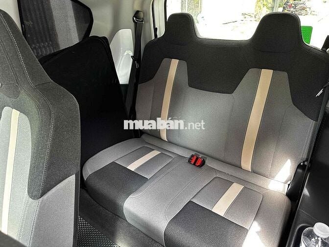 VinFast VF3 màu trắng đi 3,800km