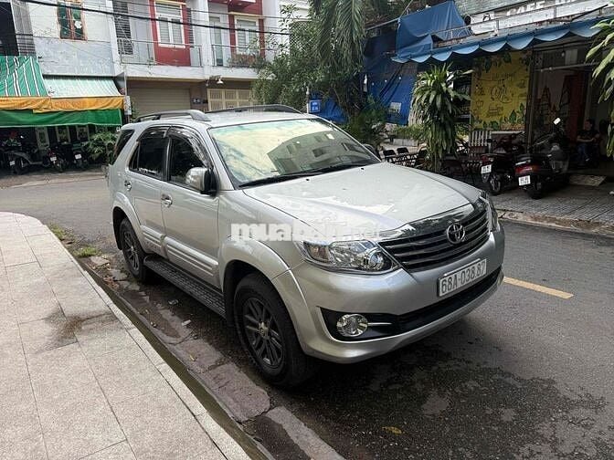Toyota Fortuner 2.7V AT 2015 Bạc 92.000 km
