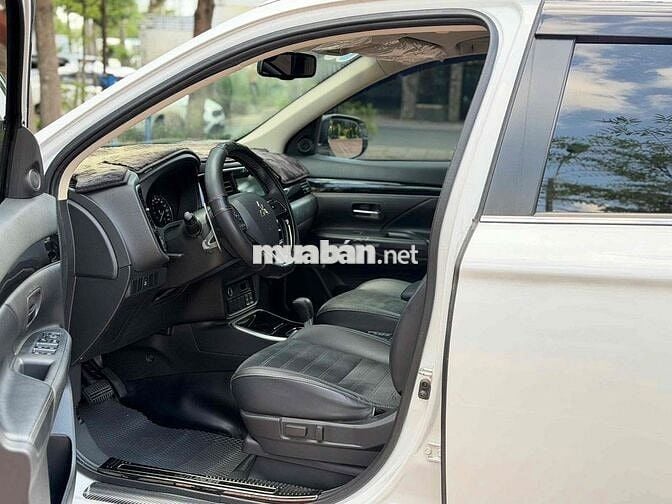 Mitsubishi Outlander 2.0 CVT 2023 Trắng 76.000 Km