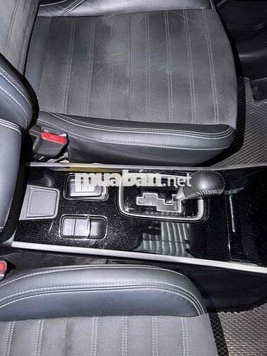 Mitsubishi Outlander 2.0 CVT 2023 Trắng 76.000 Km
