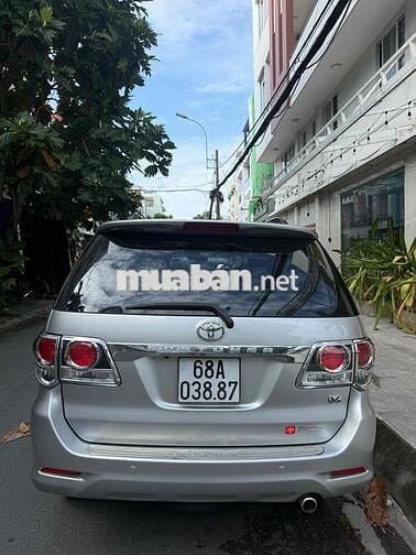 Toyota Fortuner 2.7V AT 2015 Bạc 92.000 km