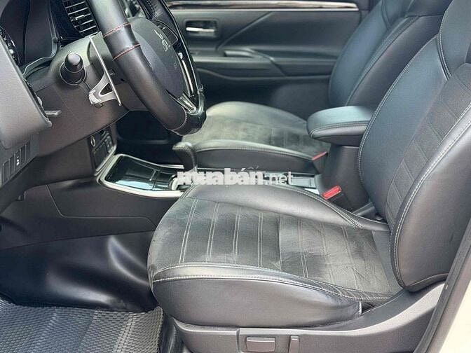 Mitsubishi Outlander 2.0 CVT 2023 Trắng 76.000 Km