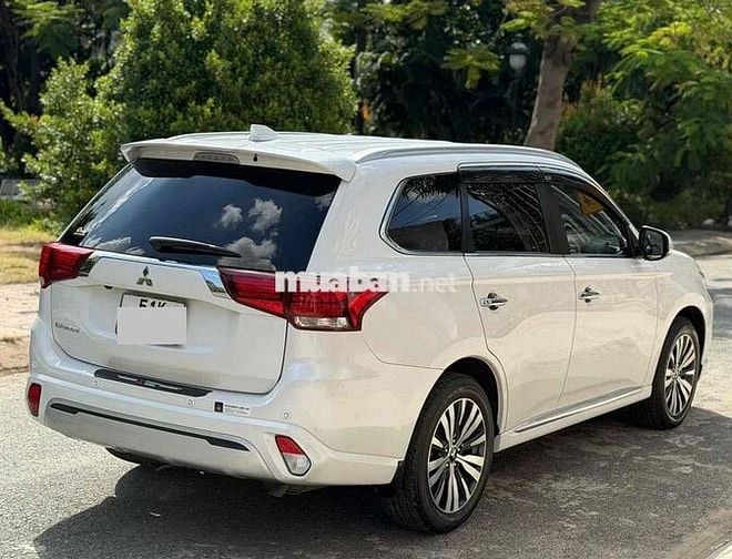 Mitsubishi Outlander 2.0 CVT 2023 Trắng 76.000 Km