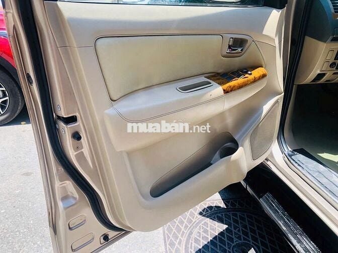 Toyota Fortuner SR5 2011 Vàng cát 12 vạn km