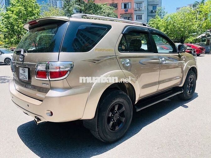 Toyota Fortuner SR5 2011 Vàng cát 12 vạn km