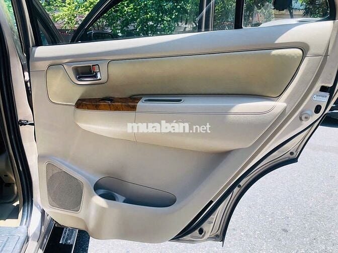 Toyota Fortuner SR5 2011 Vàng cát 12 vạn km
