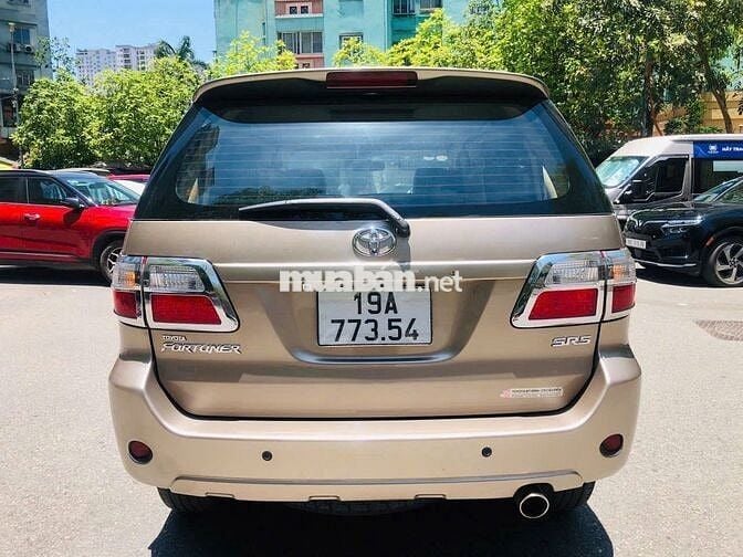 Toyota Fortuner SR5 2011 Vàng cát 12 vạn km