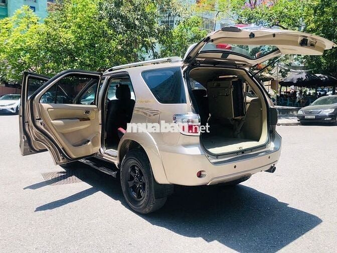 Toyota Fortuner SR5 2011 Vàng cát 12 vạn km