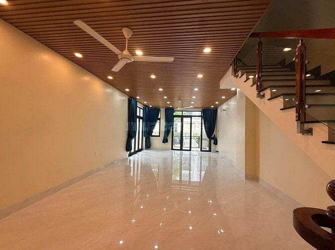 CHO THUÊ NHÀ SOLAR FULL NỘI THẤT , NHÀ MỚI , LH 0903.368.345