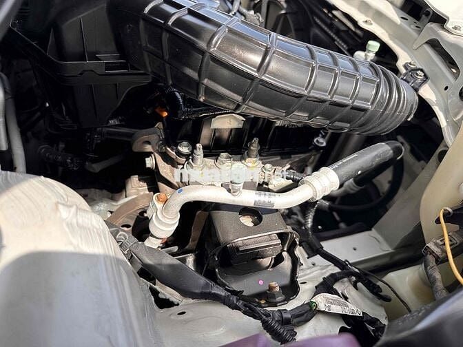Suzuki Ertiga 2021 1.4MT Số sàn Trắng