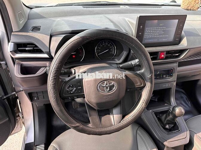 Toyota Avanza 1.5 MT 2022 Bạc