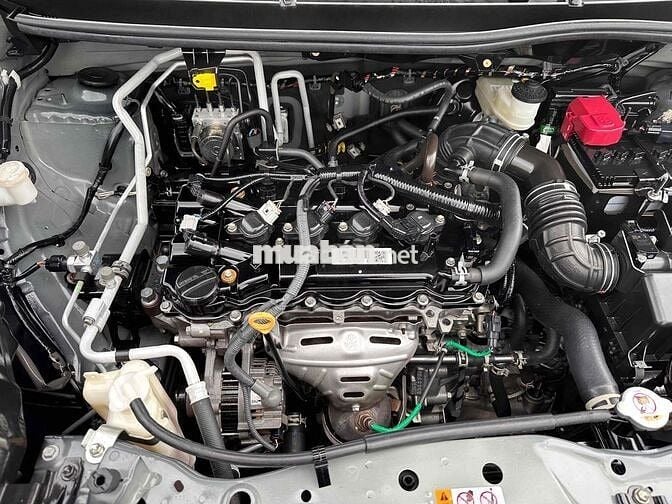 Toyota Veloz Cross 7 chỗ màu Đen