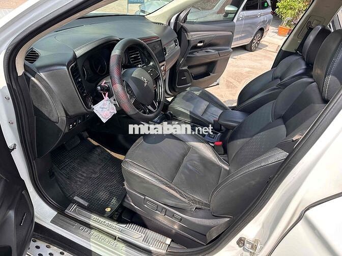 Mitsubishi Outlander Premium 2020 Trắng
