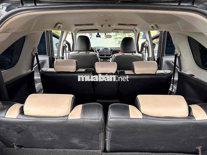 Toyota Veloz Cross 7 chỗ màu Đen