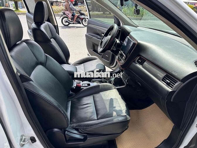 Mitsubishi Outlander Premium 2020 Trắng