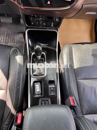 Mitsubishi Outlander Premium 2020 Trắng