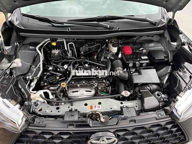 Toyota Veloz Cross 7 chỗ màu Đen