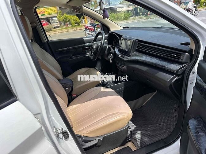 Suzuki Ertiga 2021 1.4MT Số sàn Trắng