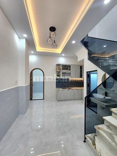 **BÁN NHÀ ĐƯỜNG CHIẾN LƯỢC SÁT TỈNH LỘ 10 BÌNH TÂN - 3 PHÒNG NGỦ  SHR