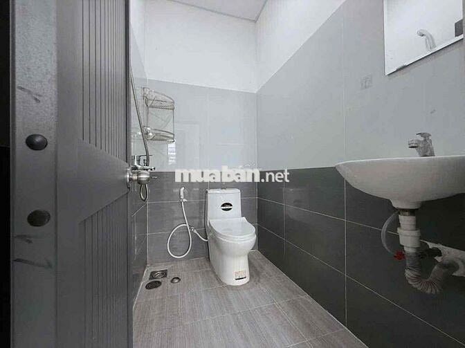 CĂN HỘ BAN CÔNG FULL NỘI THẤT GẦN ETOWN