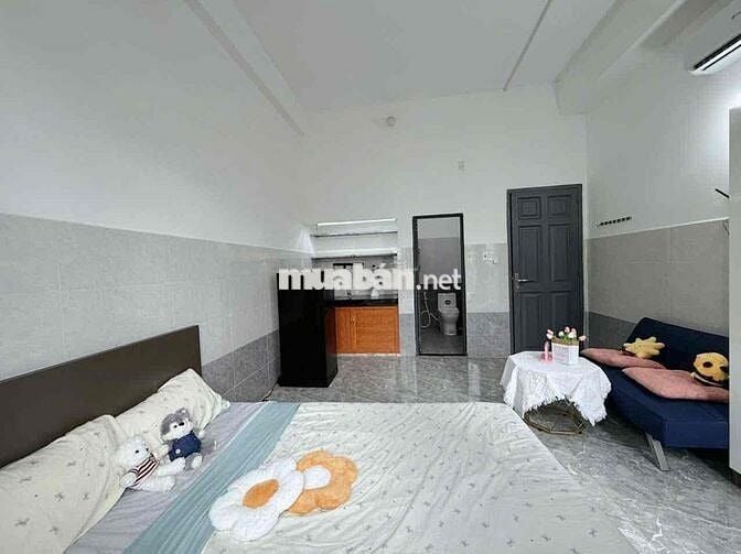 CĂN HỘ BAN CÔNG FULL NỘI THẤT GẦN ETOWN