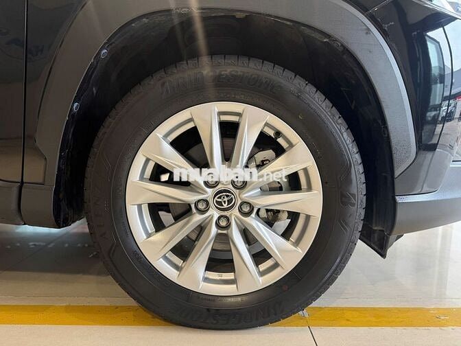 Toyota Corolla Cross 1.8G 2023 Đen 19000 km