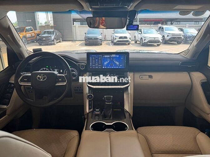 Toyota Land Cruiser 3.5 V6 Trắng 1 chủ từ đầu