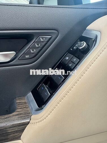 Toyota Land Cruiser 3.5 V6 Trắng 1 chủ từ đầu