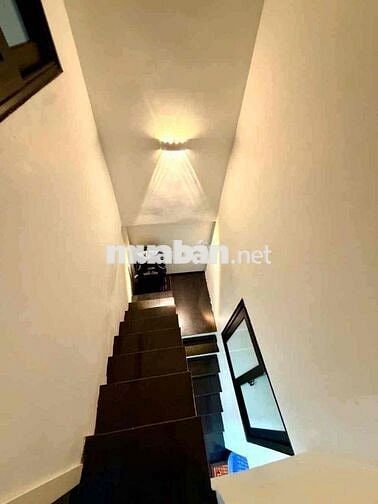 Chính chủ gửi bán Mặt Phố Bạch Mai 22/25m * 5 tầng 5,6 tỷ