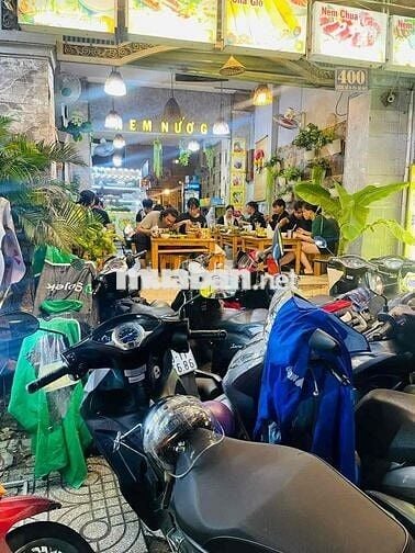TUYỂN NHÂN VIÊN TẠP VỤ PHỤC VỤ PHỤ BẾP BAO ĂN Ở