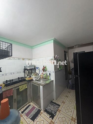 Bán nhà dt đẹp 6m x 20m, có 8 phòng đang cho thuê 13tr. sổ vuông vức