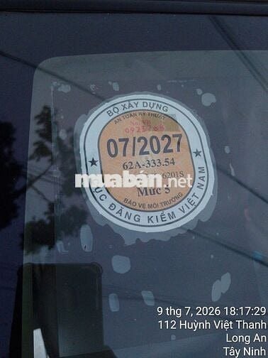 Toyota Innova 2.0E Số sàn 7 chỗ Bạc