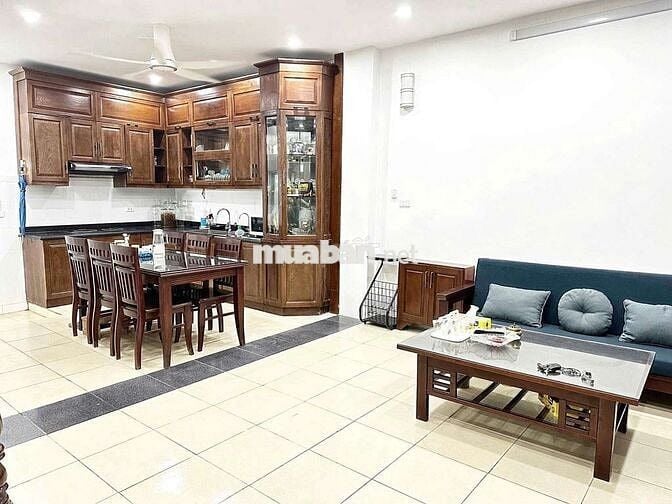 cho thuê nhà 4 tầng ô tô đỗ cổng