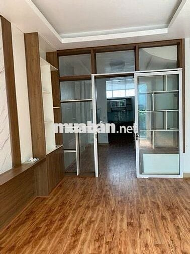 Cho thuê nhà riêng phố Bùi Huy Bích - ô tô đỗ cửa -40m2 -5 tầng