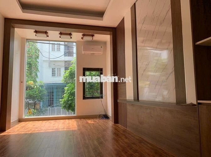 Cho thuê nhà riêng phố Bùi Huy Bích - ô tô đỗ cửa -40m2 -5 tầng