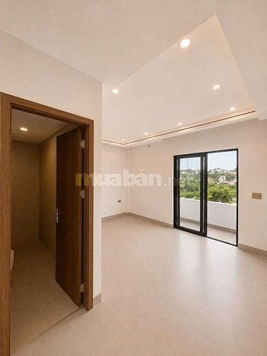 Nhà 5 tầng, bao gồm 4N5WC, có thang máy, đường trước nhà 16m 