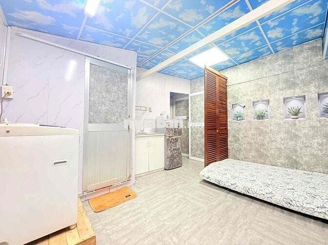 căn 2 PN Ngay gần ĐH Nguyễn Tất Thành , mặt tiền xe hơi trước nhà