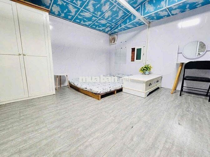 căn 2 PN Ngay gần ĐH Nguyễn Tất Thành , mặt tiền xe hơi trước nhà