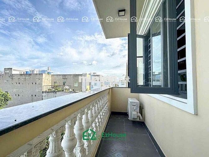 DUPLEX BAN CÔNG CỬA SỔ RỘNG RÃI MỚI SÁT HÒA BÌNH LÊ VĂN QUỚI BÌNH LONG