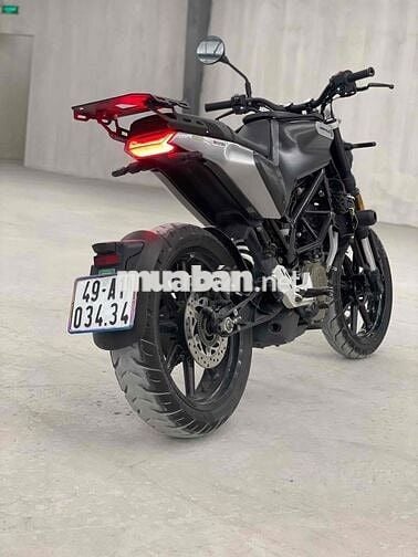 Husqvarna Svartpilen 200 2021 Xám 48.767 km