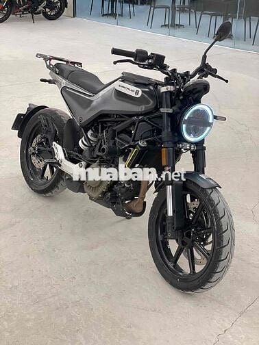 Husqvarna Svartpilen 200 2021 Xám 48.767 km