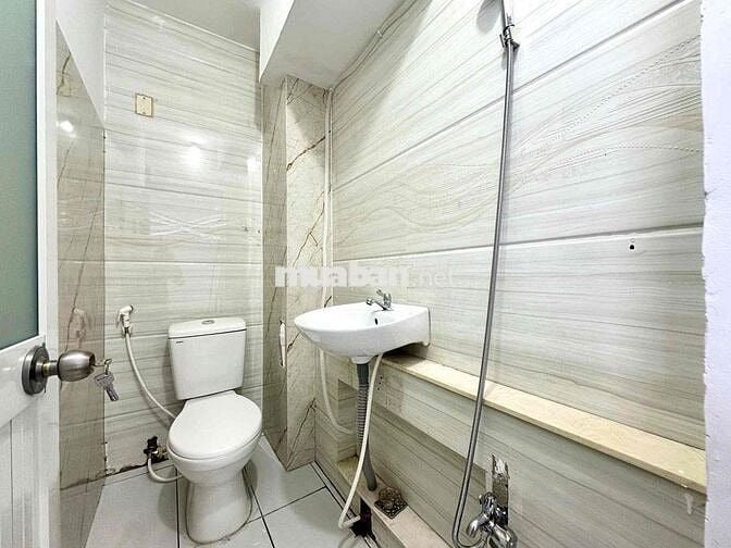 SANG LẠI CHDV SẴN DÒNG TIỀN VÔ HOẠT ĐỘNG LIỀN