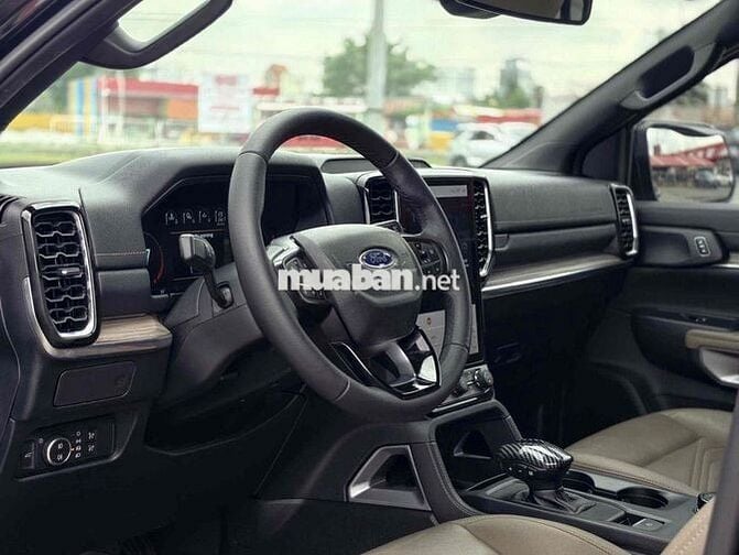 Ford Everest Titanium 4x4 2023 Đen