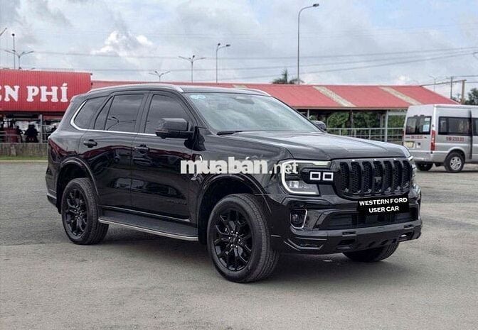 Ford Everest Titanium 4x4 2023 Đen
