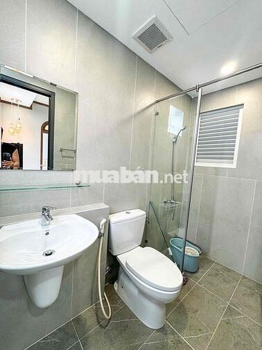 STUDIO BANCOL CỬA SỔ RỘNG 30m2 NGAY VÒNG XOAY DÂN CHỦ - QUẬN 10
