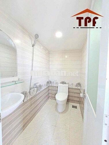CHO CỌC GIỮ PHÒNG TỚI 28/8 - FULL NỘI THẤT - CỬA SỔ TRỜI QUA HUIT 5P