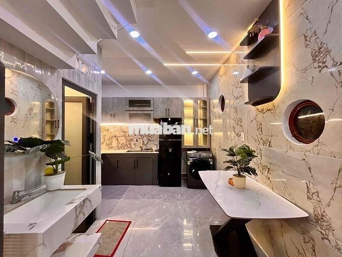 Cho thuê nhà 2Pn 2Wc - Sẵn nội thất, gần Ngã 4 Dương Quảng Hàm - NTS